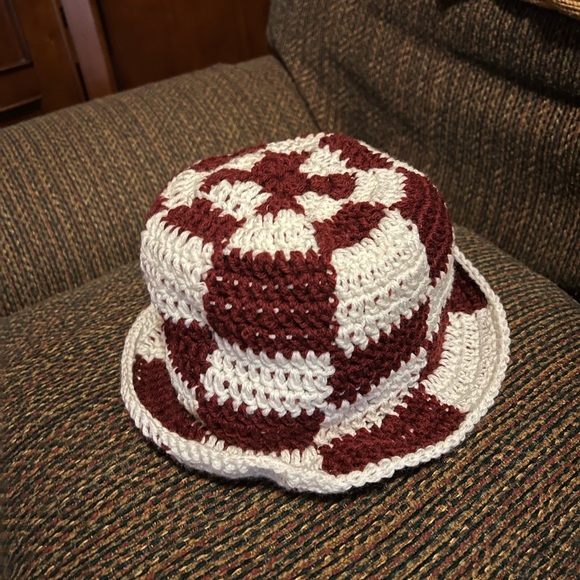 Hand Crocheted Checkered Bucket Hat maroon and white - Picture 2 of 5